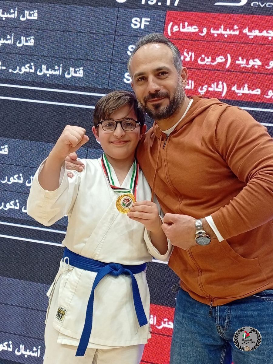 نبارك لابن العم محمد اسامه جرار حصول ولده هادي على ميداليه