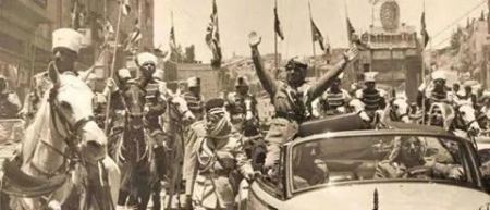 صورة يظهر بها المرحوم توفيق محمود جرار مع الملك حسين رحمهما الله