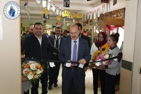 الزرقاء تقرأ