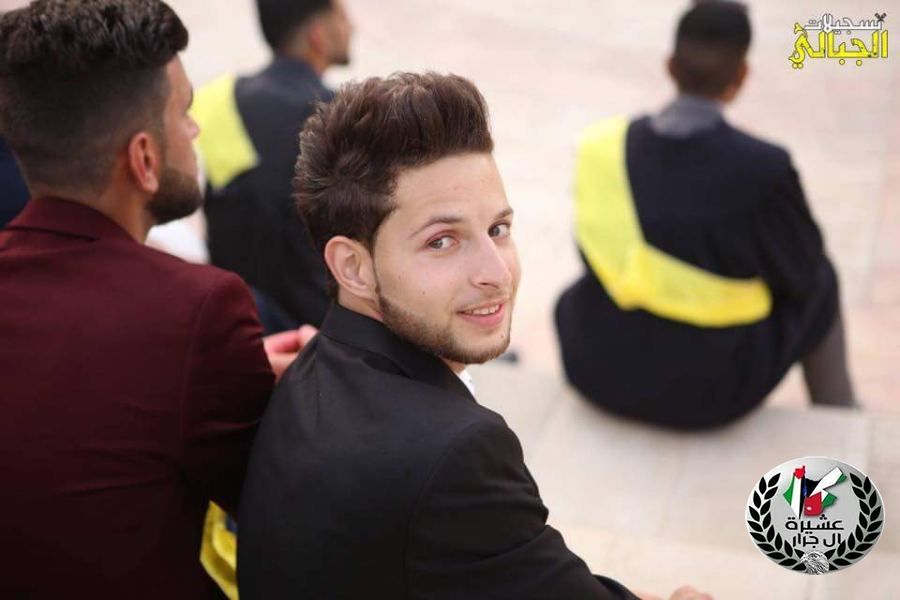 تهنئة بمناسبة التخرج لابن العم الغالي واثق علي جرار