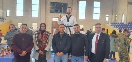 مبارك ابن العم/ خالد علي خالد جرار الحصول على الذهبية في بطولة الجامعات الفلسطينية