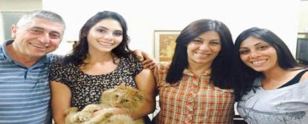 عائلة خالدة جرار: لا نعرف شيئاً عنها والراديو اتصالٌ باتجاه واحد لطمئنتها