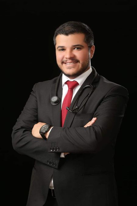 نهنئ ابن العم الدكتور محمود بلال محمود العلي جرار بمناسبة تخرجه من الجامعة 
