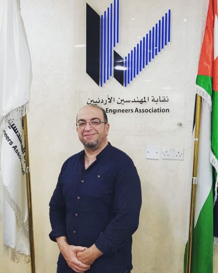نهنئ ابن العم المهندس أشرف فهد جرار بمناسبة انتخابات امين سر مجلس نقابة المهندسين المفرق 