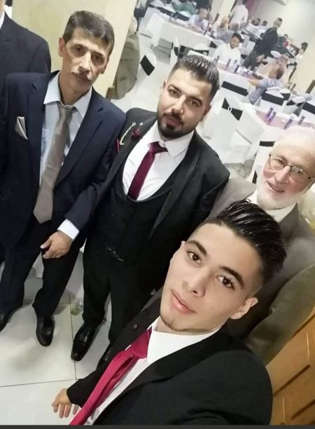 نهنئ ابن العم الدكتور كمال جرار بمناسبة زفاف كريمته