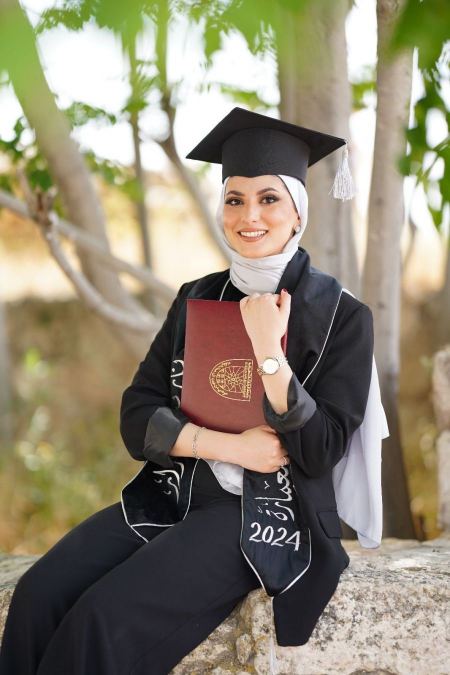 نهنئ بنت العم ناريمان عارف محمد جرار بمناسبة التخرج من جامعة البلقاء التطبيقية السلط تخصص هندسة العمارة الف مبارك
