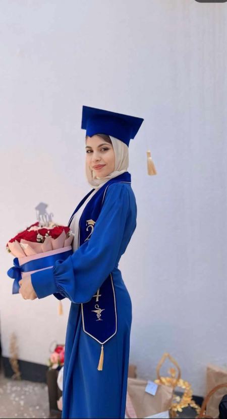 نهنئ بنت العم مروة عبدالله جرار بمناسبة التخرج من دولة الجزائر مبارك
