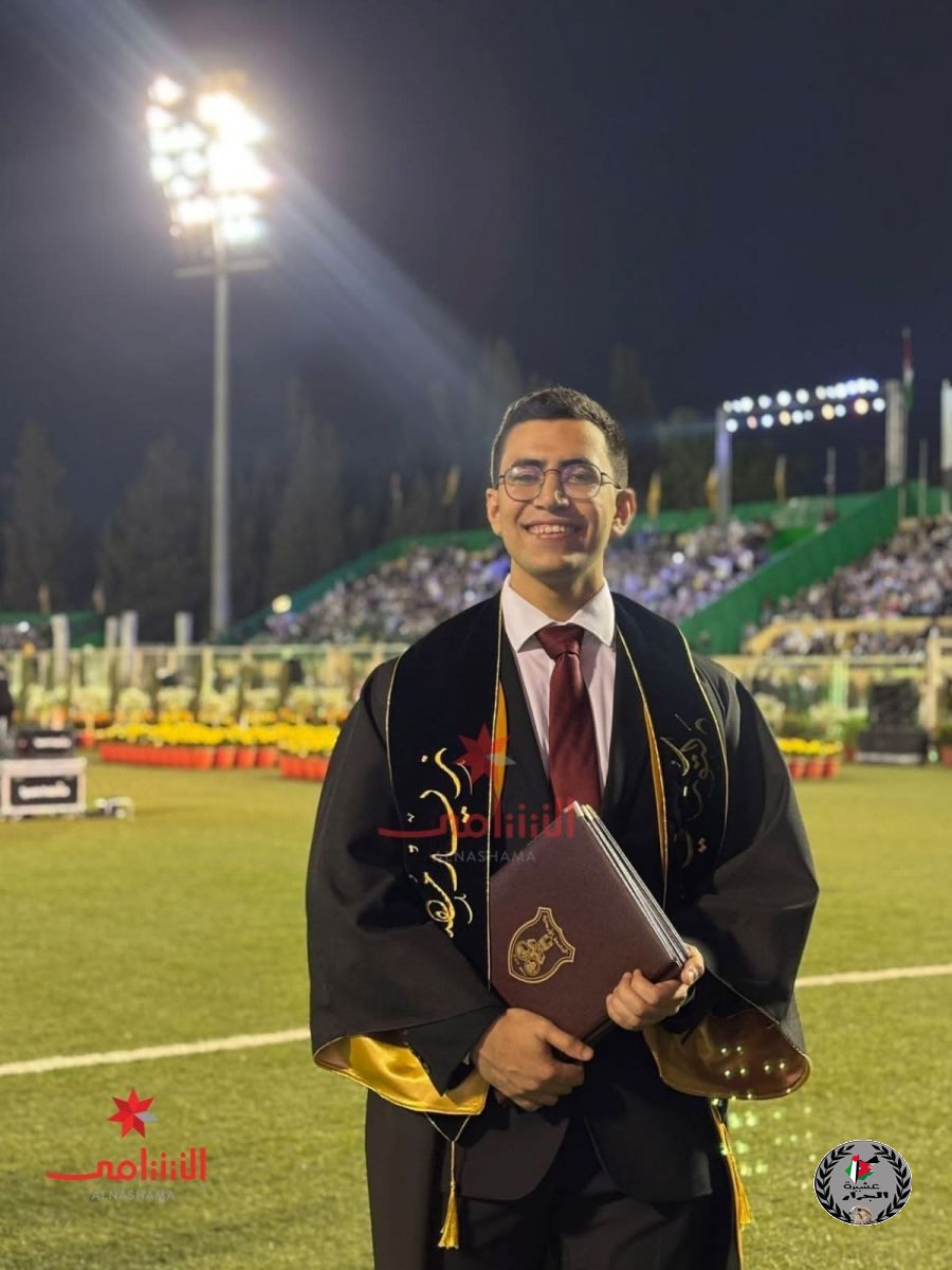 طالب زيد مهند زكي جرار من جامعة الأردنية الأول على كلية الطب 