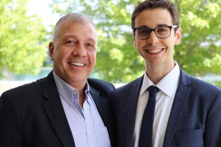 نهنئ ابن العم غازي سامي غازي جرار تخرجه من الجامعة 