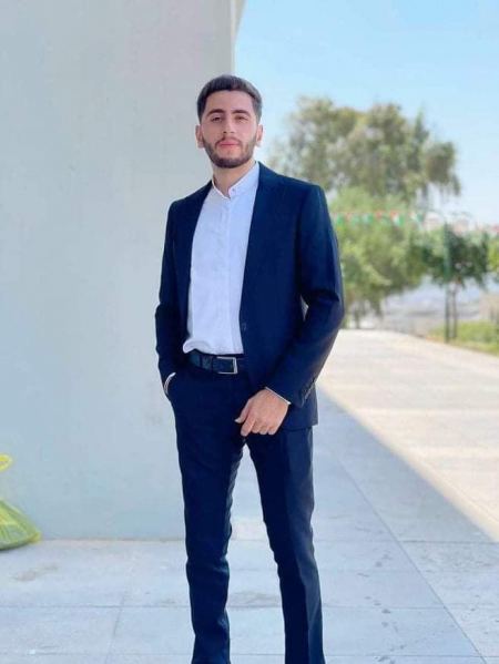 نهنئ ابن العم فادي جميل محمد سعيد جرار بمناسبة التخرج 