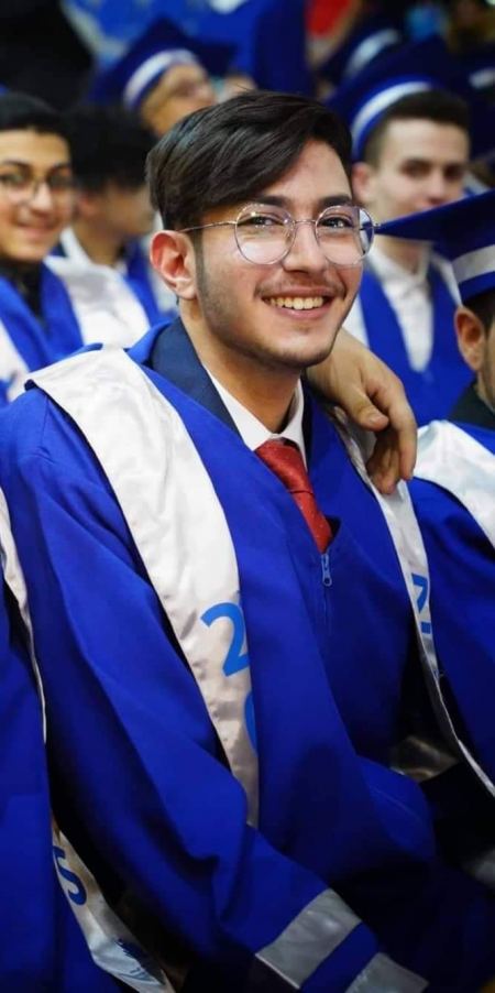 نهنئ ابن العم عبد الرحمن مهند خالد جرار بمناسبة نجاحه بالثانوية العامة فرع العلمي بمعدل ٩٢.٢٥%