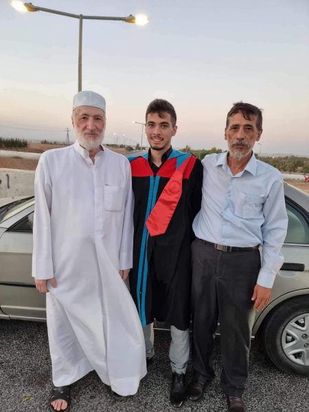 نهنئ ابن العم امين كمال يوسف جرار بمناسبة تخرجه من جامعة العلوم والتكنولوجيا