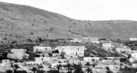حي وادي الصليب في حيفا وتظهر بناية آل جرار عام 1870