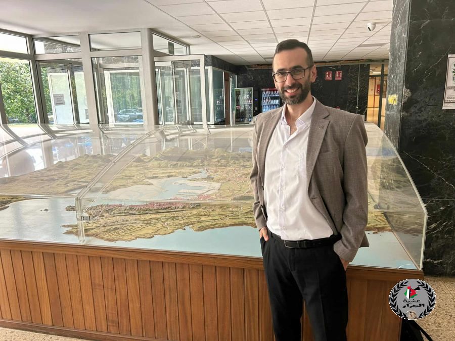 نهنئ ابن العم المهندس الدكتور نضال بسام كامل جرار بمناسبة حصوله على شهادة الدكتوراه 