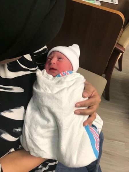 تهنئة مقدمة لابن العم محمد حسام محمد جرار بمناسبة قدوم المولودة " جوليا " 